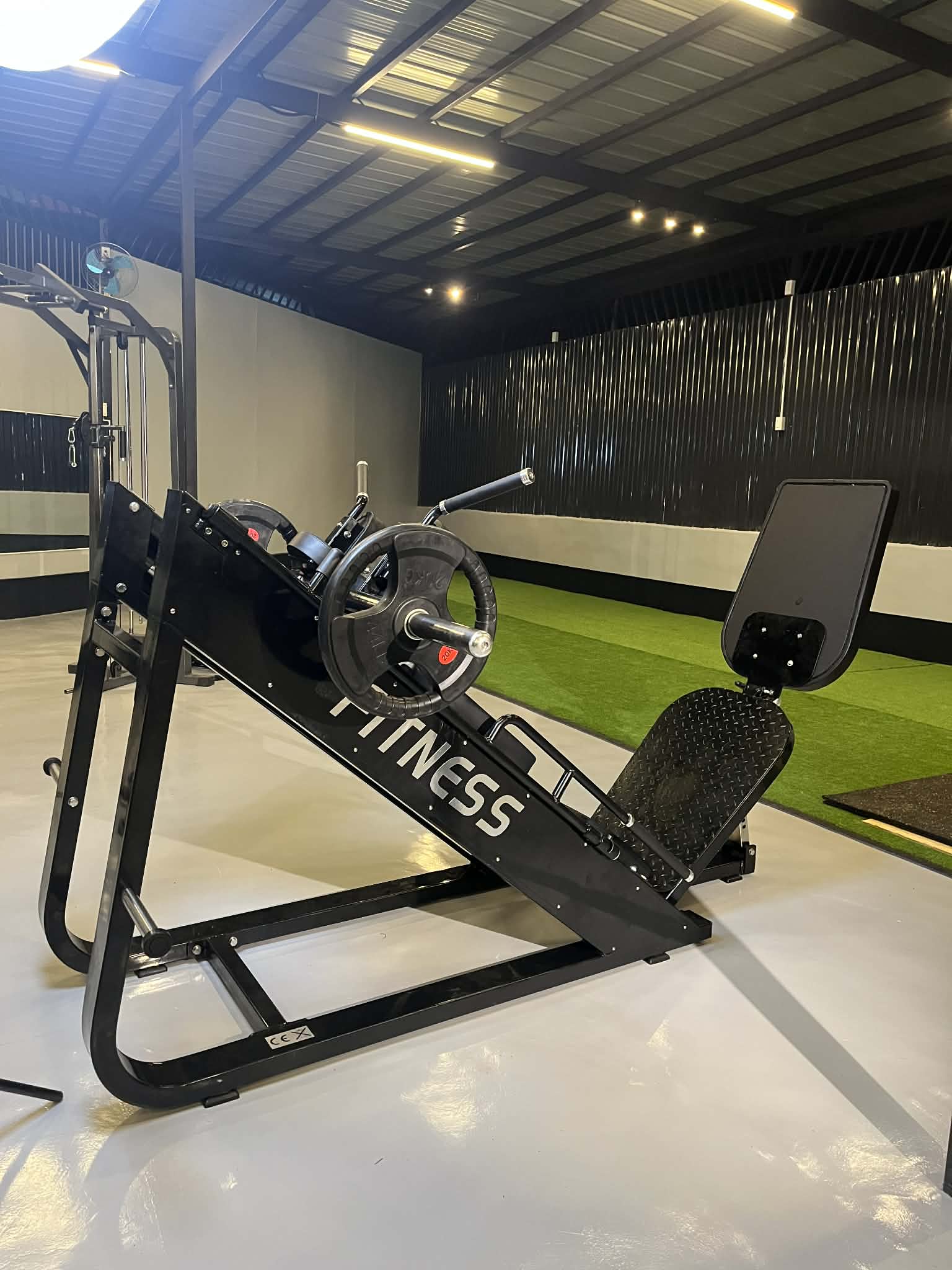 Leg press machine